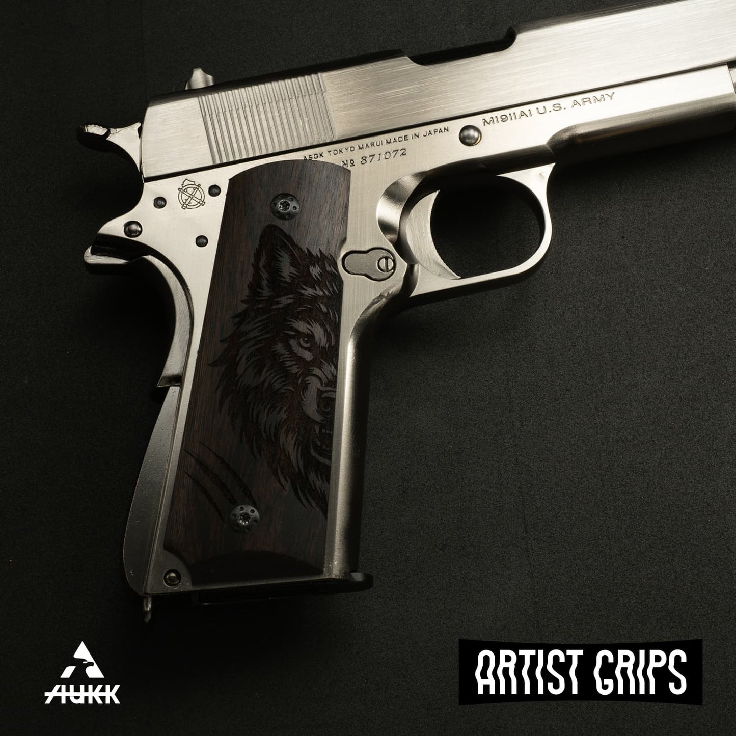 1911 Full Size Black Ebony Pistol Grips Bas-relief Wolf