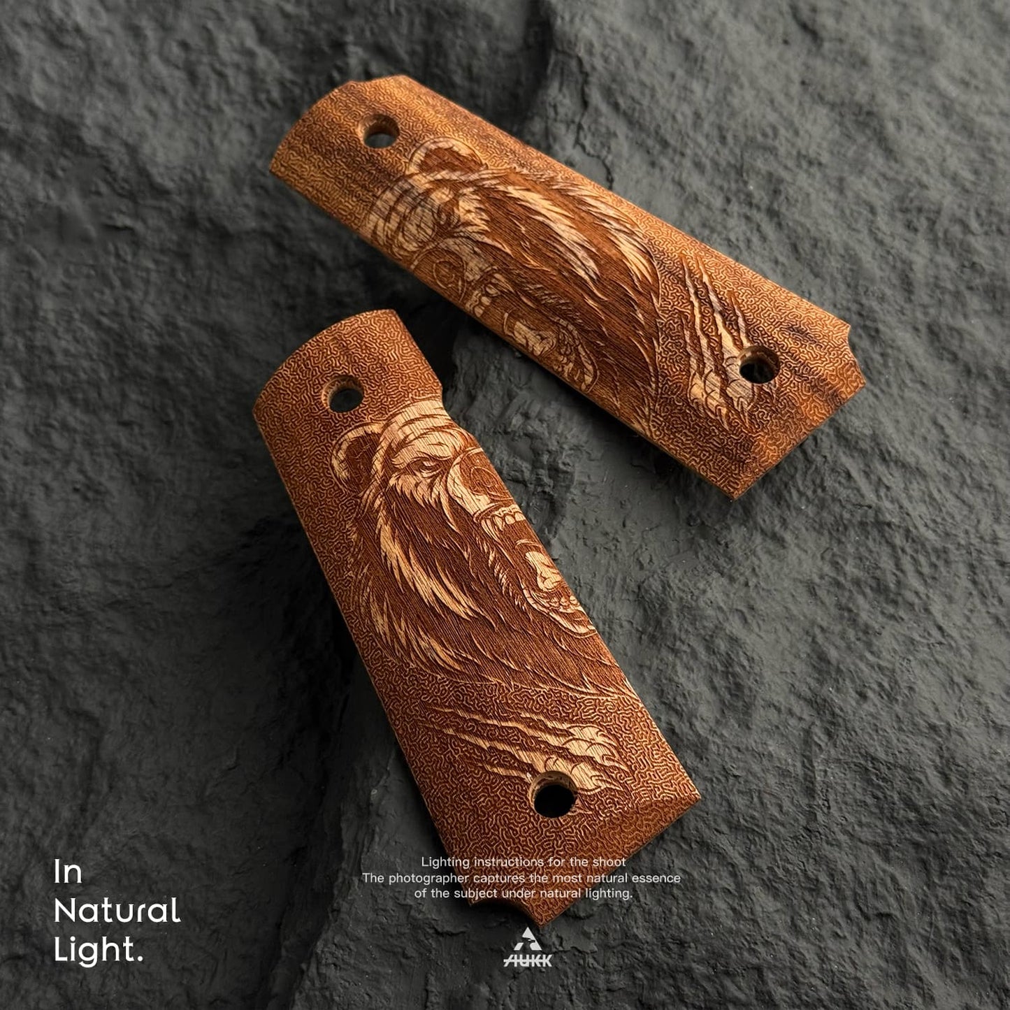 1911 Full Size wood Pistol Grips Bas-relief Bear