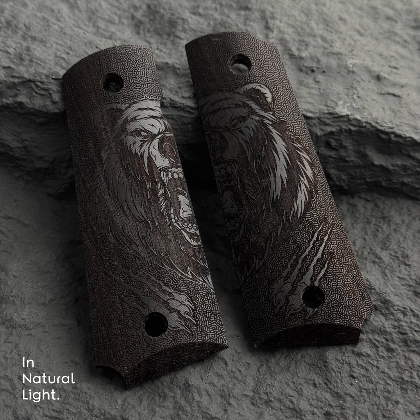 1911 Full Size wood Pistol Grips Bas-relief Bear