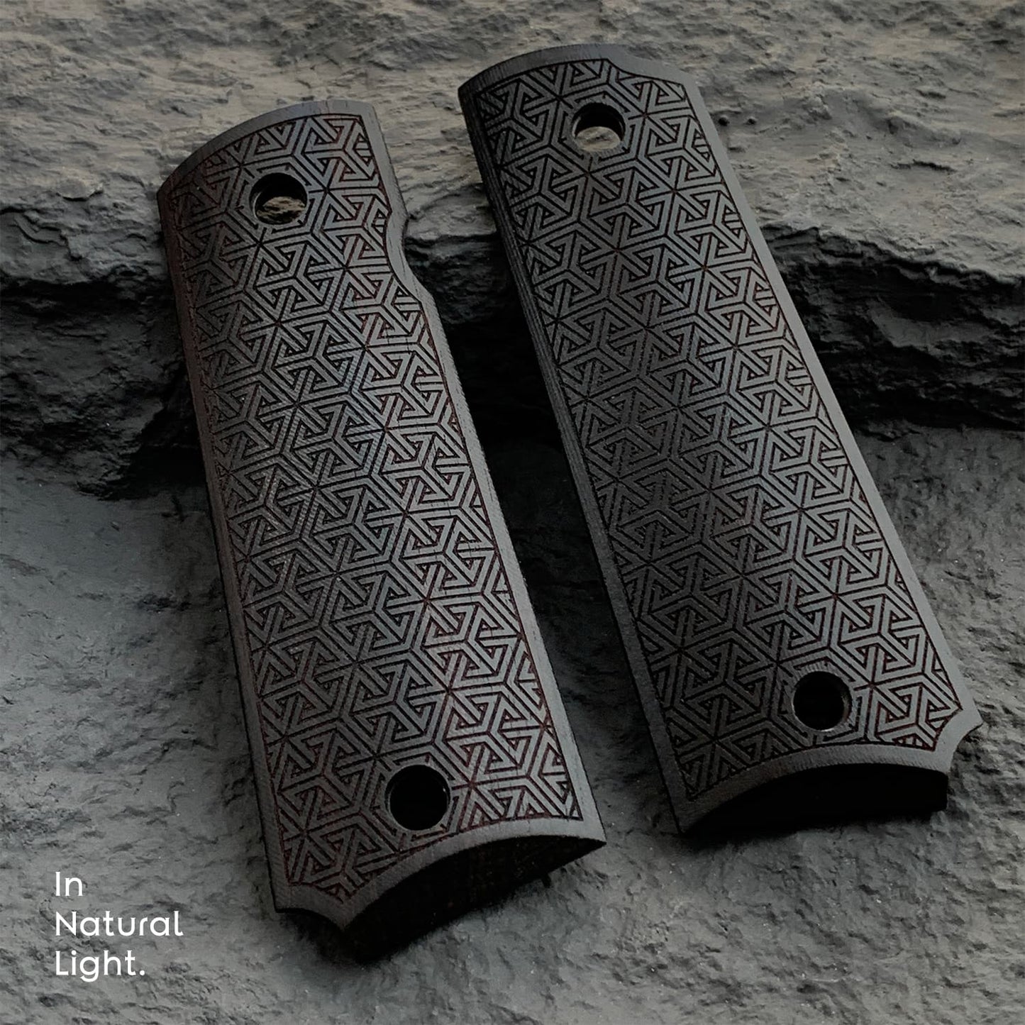 1911 Full Size Black Ebony Pistol Grips Bas-relief 3D misalignment