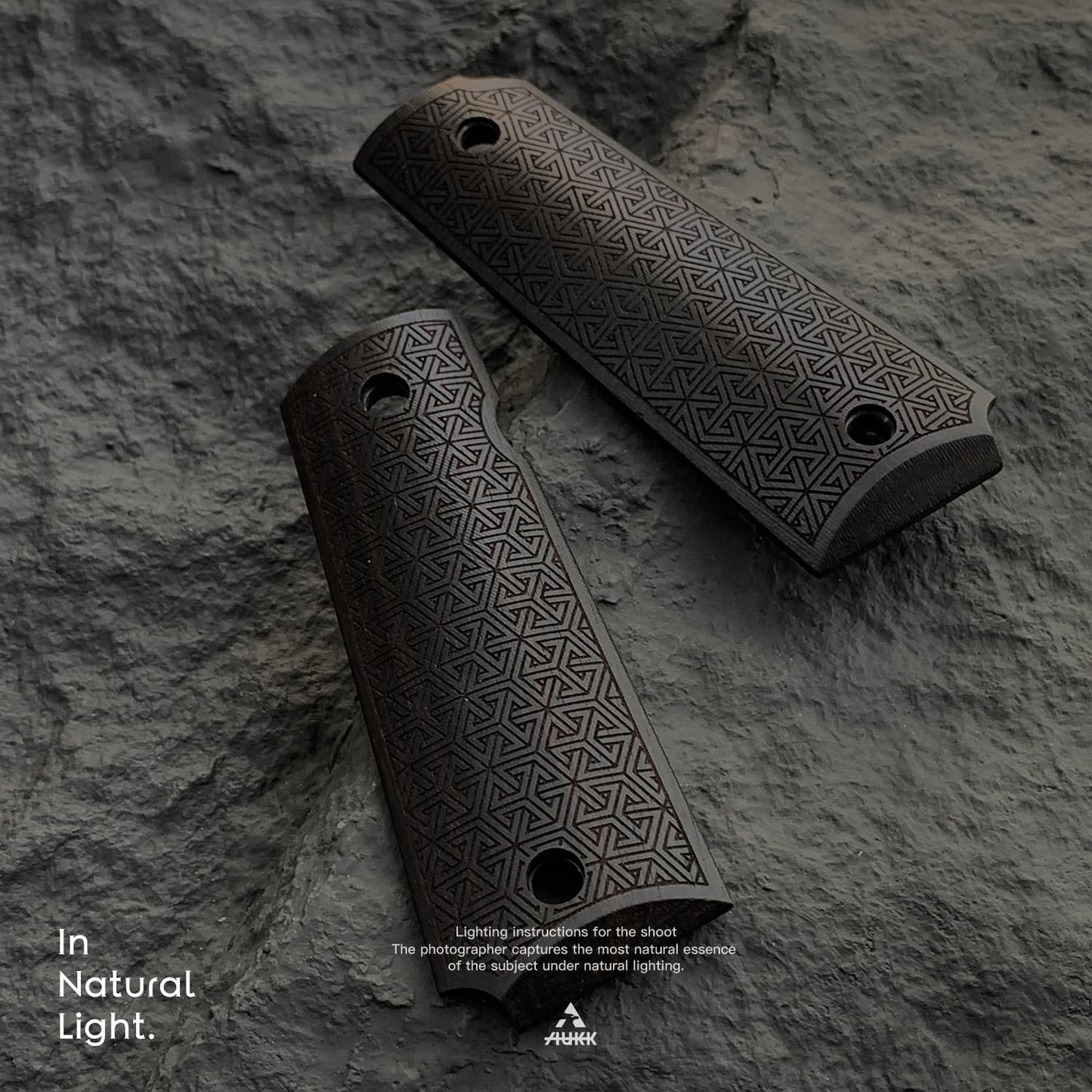 1911 Full Size Black Ebony Pistol Grips Bas-relief 3D misalignment