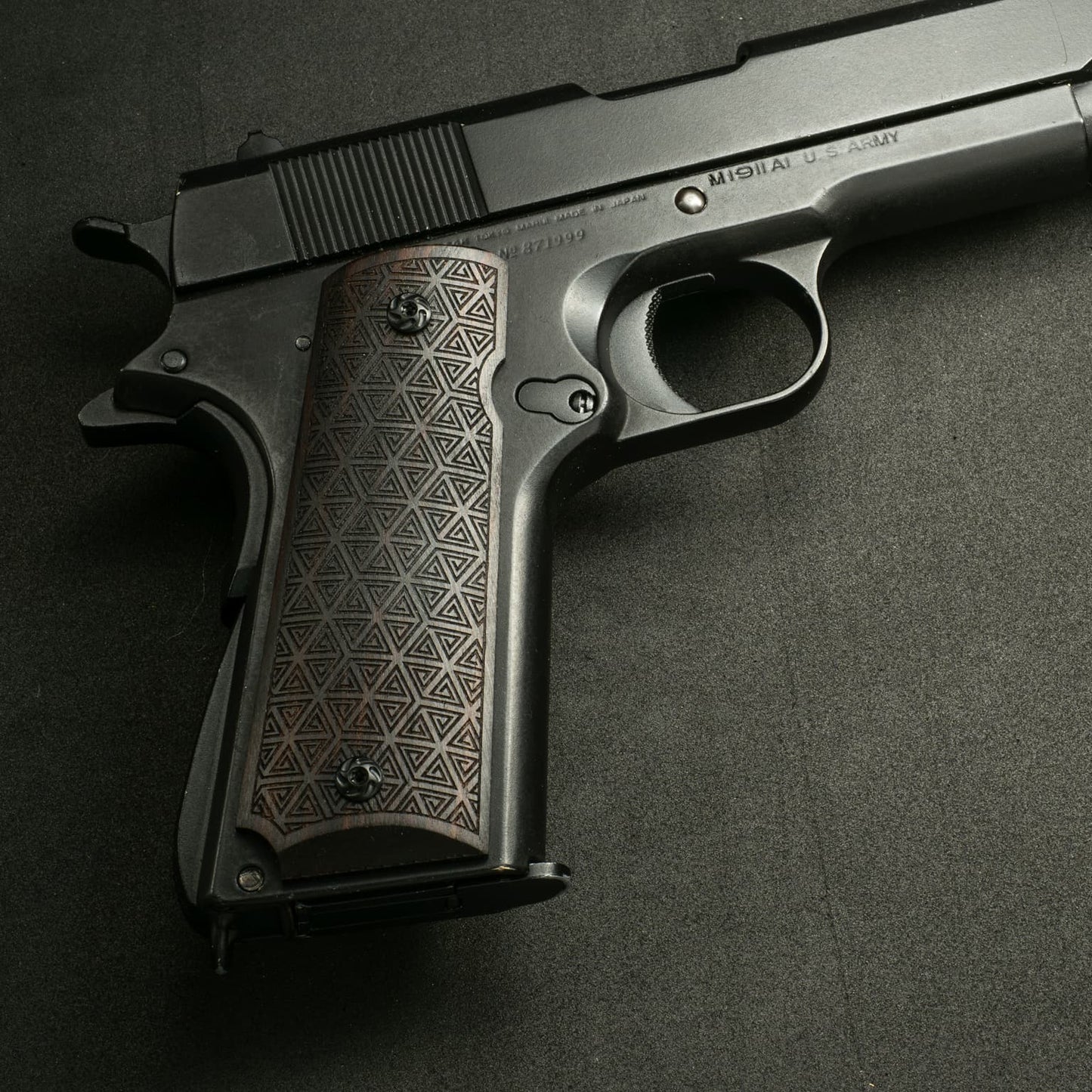 1911 Full Size Black Ebony Pistol Grips Bas-relief Geometric Figure