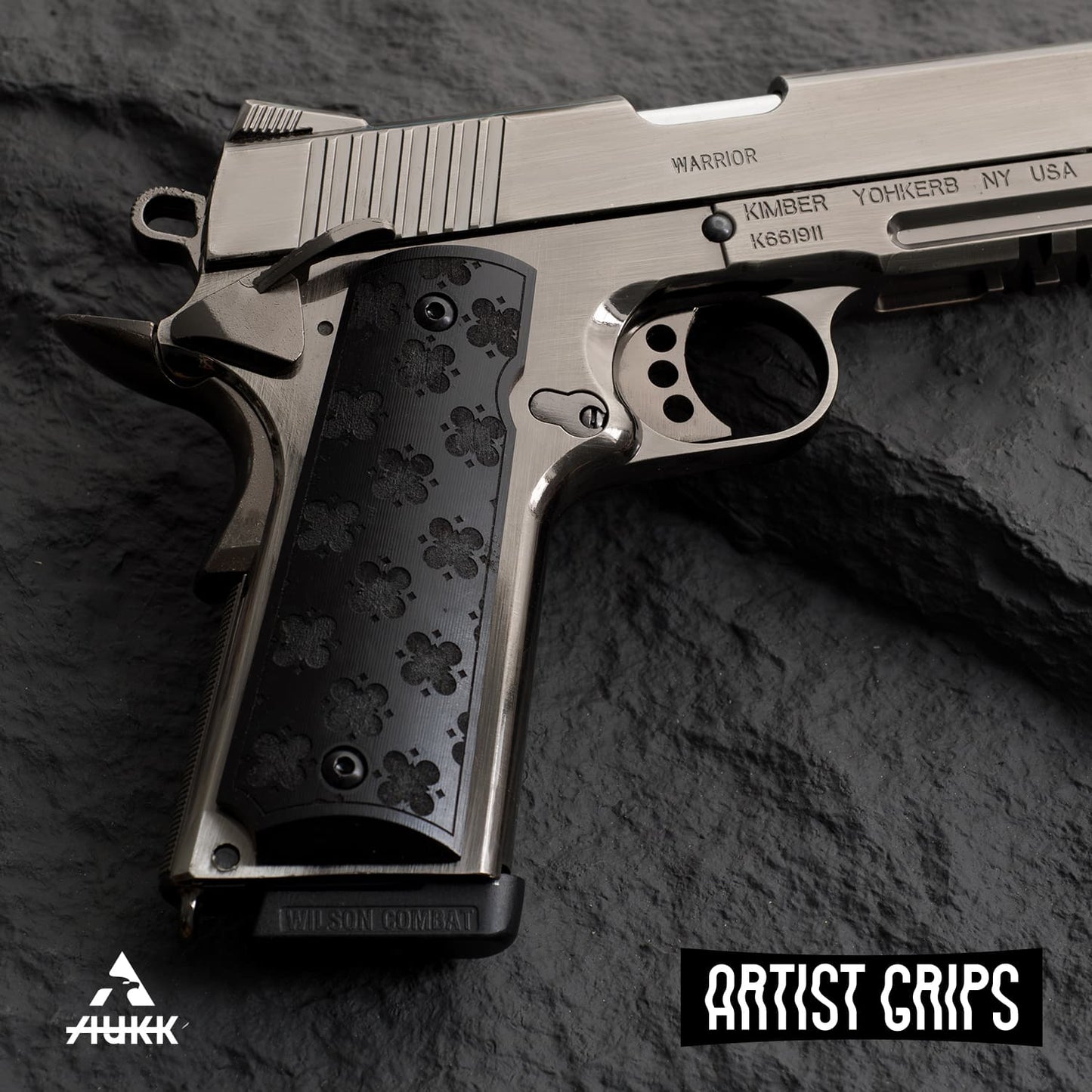 1911 Full Size Black Ebony Pistol Grips Bas-relief Four-leaf Clover D1